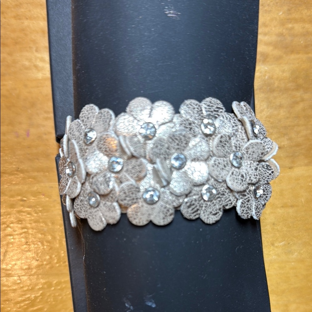 Elegant Silver Floral Bracelet